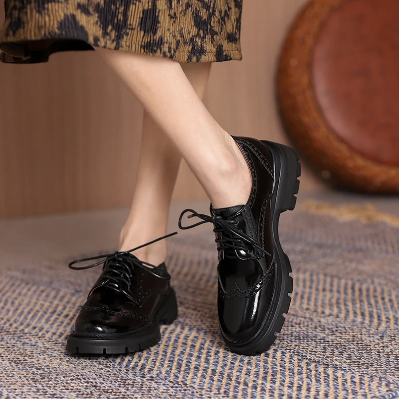 2022 Novo de Luxo Designer Mulheres Trator Lace Up Derby Sapatos de Couro Preto Chunky Brogues Retro Plataforma Sapatos Oxford para Mulheres