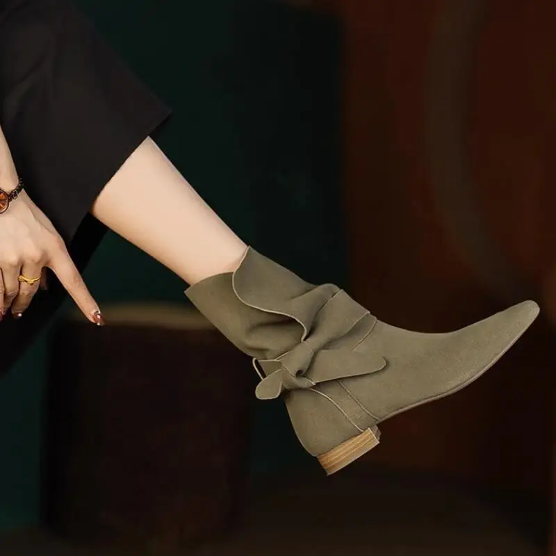 2024 Novo Outono Lace-Up De Camurça No Tornozelo Botas De Mulheres De Moda Do Dedo Do Pé Redondo Retro Senhoras Elegantes Curto Botas De Salto Baixo Chelsea Sapatos