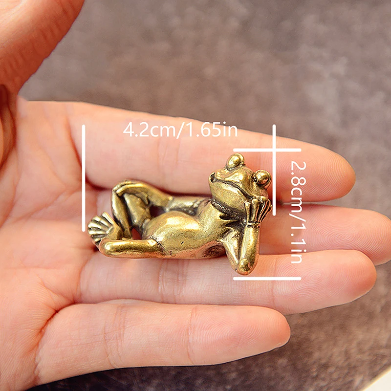 Engraçado Bronze Deitado Pensando Sapo Estatuetas Em Miniatura Brinquedos Secretária De Enfeites Para Decoração Em Artesanato De Acessórios Vintage Cobre Animal De Chá De Estimação